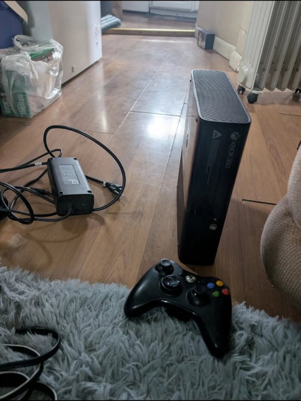 Xbox 360 Slim Console with Black Wireless Controller